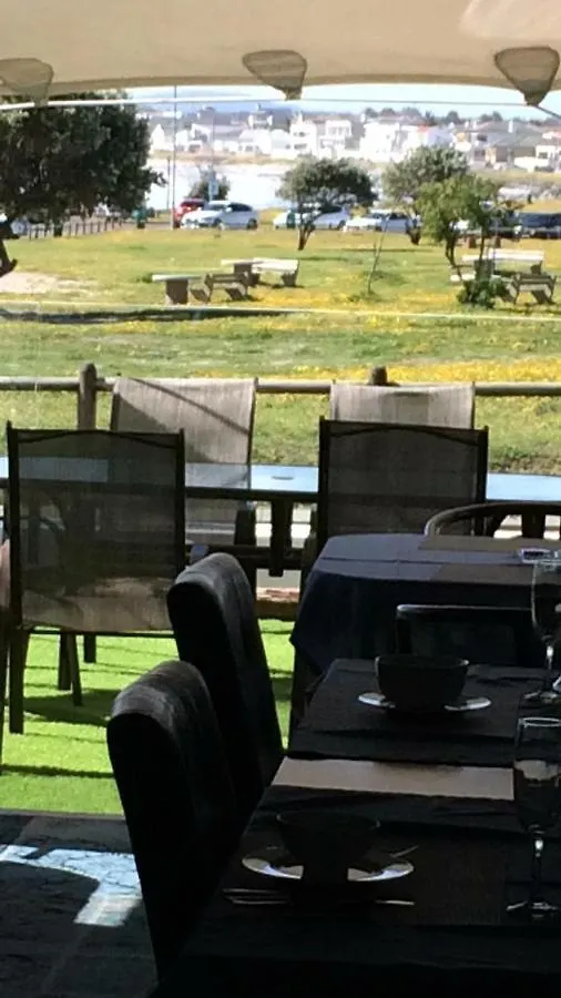 Melkbos On D'Beach Bloubergstrand Lodge